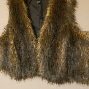 Faux fur vest/women size 1X.